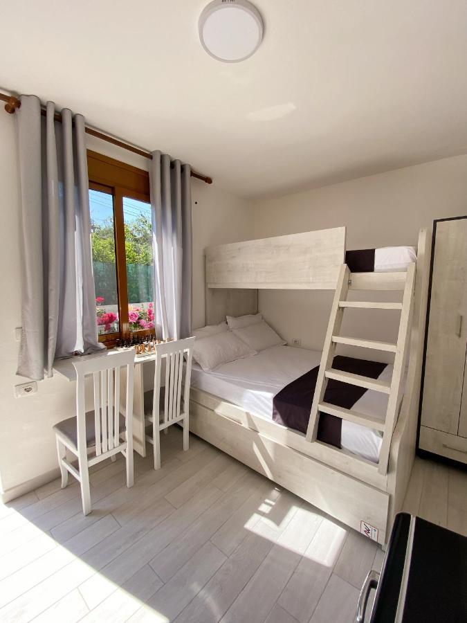 Sunny Guest House Vlore Exterior photo