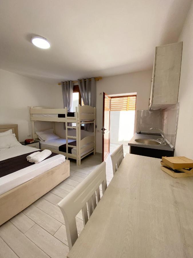 Sunny Guest House Vlore Exterior photo