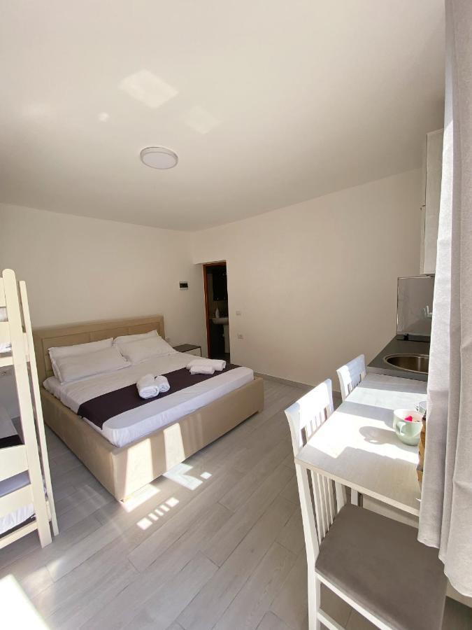 Sunny Guest House Vlore Exterior photo